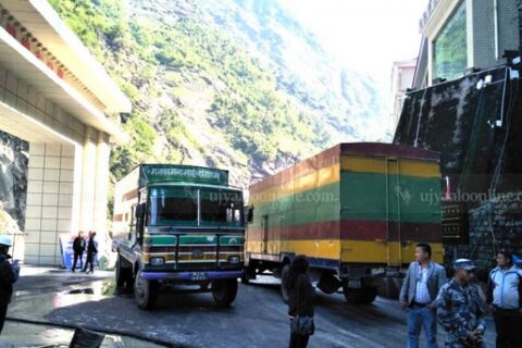 दशैँ–तिहार लक्षित झन्डै ५ अर्ब रुपैयाँका सामान सीमा क्षेत्रमै रोकिए
