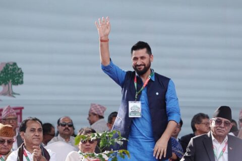 सरकार ढल्दैन, ढल्छ भन्नेहरु ढल्छन् : सभापति लामिछाने