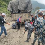 चितवनको कुरिनटारमा तीन वटा गाडी ठोक्किए, ११ जना घाइते